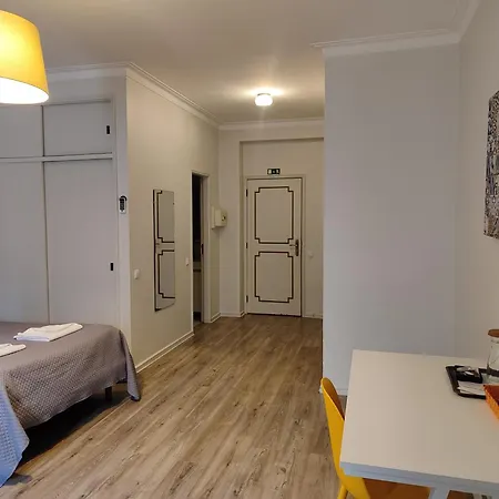 Residencial Centro Comercial Avenida Bragashopping ゲストハウス ブラガ