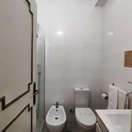 ゲストハウス Residencial Centro Comercial Avenida Bragashopping