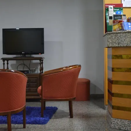 ゲストハウス Residencial Centro Comercial Avenida Bragashopping